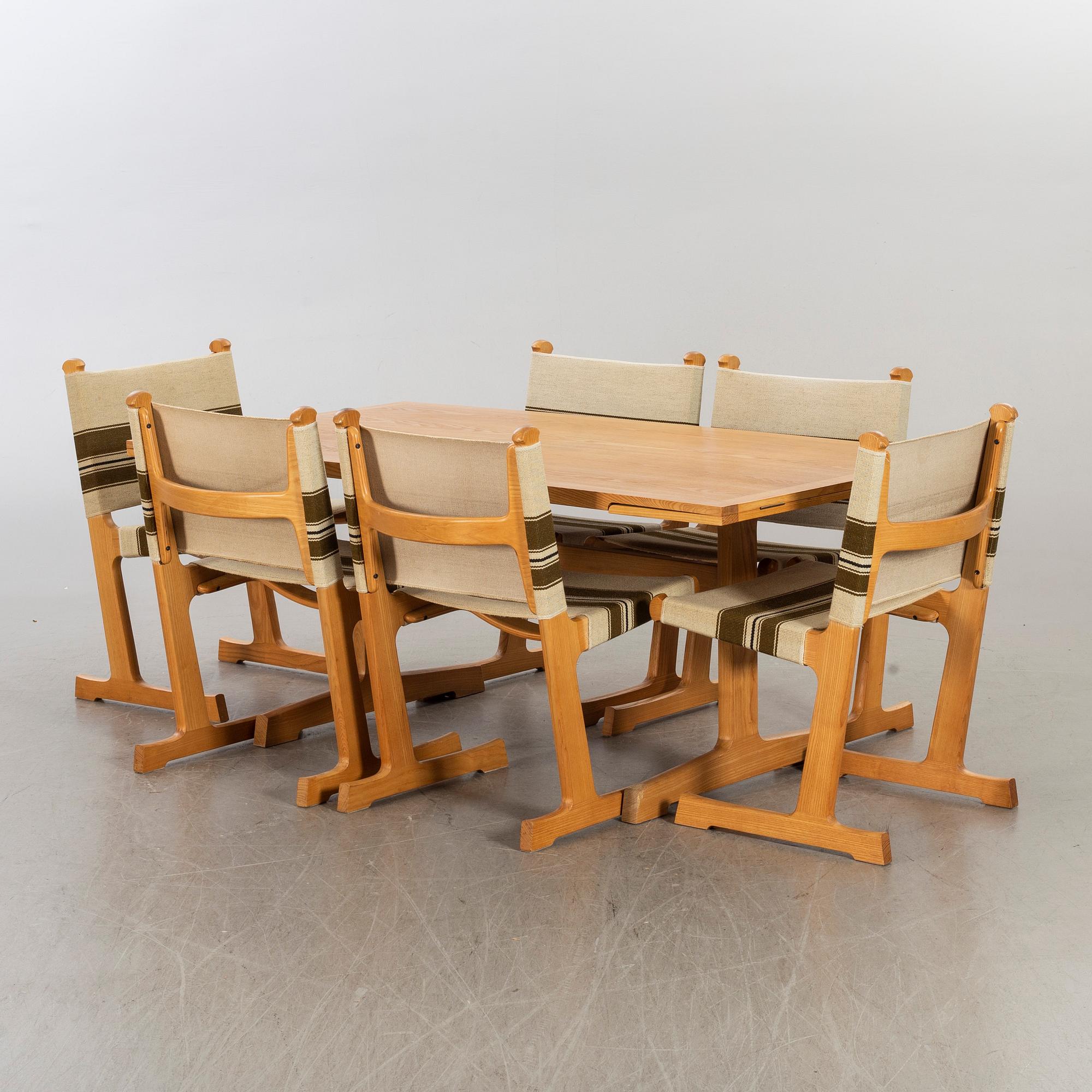 A late 20th century “Spisestue 594”, Ditte & Adrian Heath, France & Son dining table with 6 chairs.