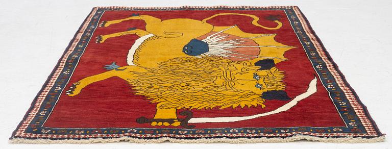 A Qashqai/Shiraz rug, c. 147 x 111 cm.