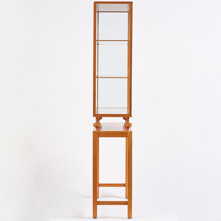 Josef Frank, a display cabinet model B 2077, Firma Svenskt Tenn, ca 2001.