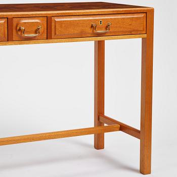 Josef Frank, sideboard, modell 821, Firma Svenskt Tenn, efter 1985.