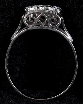 RING, vitguld samt 14 briljanter.