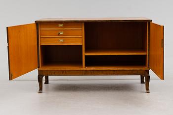 SIDEBOARD, Erik Chambert, Chamberts Möbelfabrik, 1900-talets första hälft.