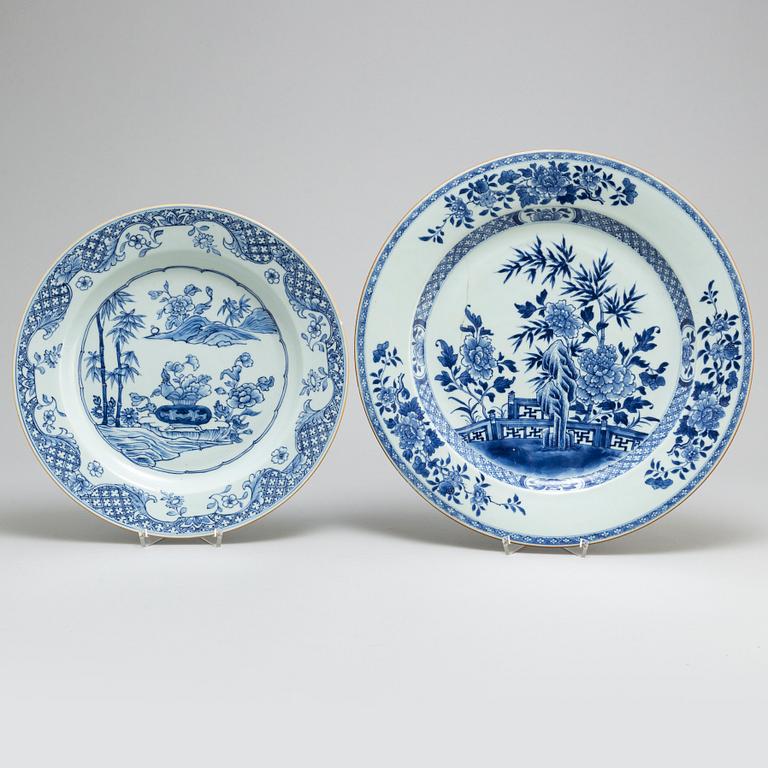 Two blue and white serving dish, Qing dynasty, 18th century.