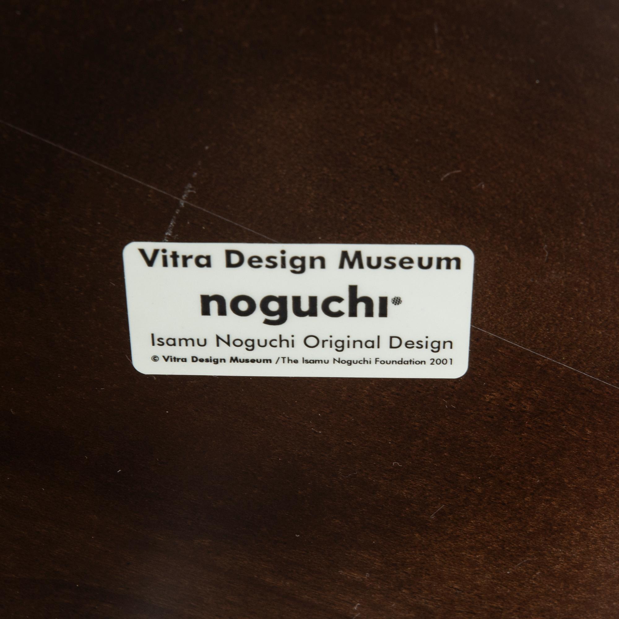 Isamu Noguchi, Stool, "Rocking Stool", Vitra Design.