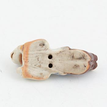 Netsuke, porslin, Hirado-porslin, Meiji (1868-1912).