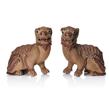 1048. A pair of buddhist lions, Qing dynasty  (1644-1912).