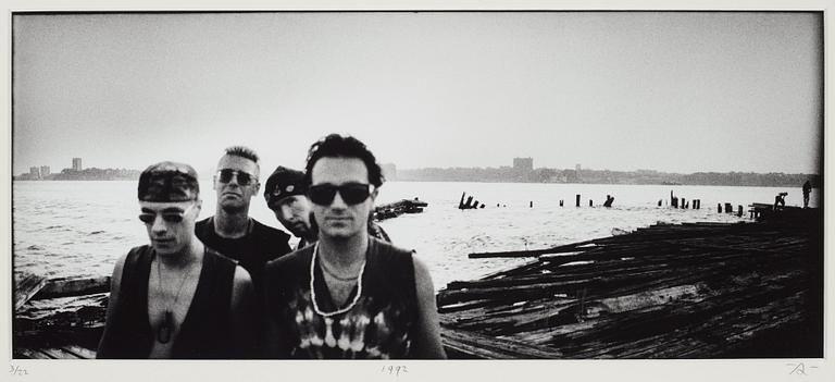 Anton Corbijn, "22:U2", 1982-2003.