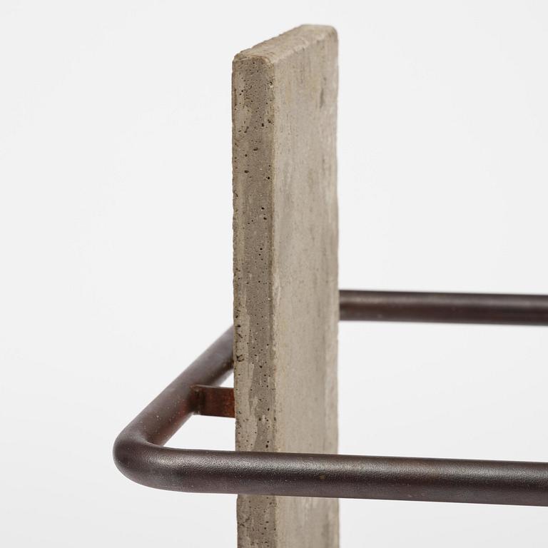 Jonas Bohlin, karmstol, "Concrete", ed. 86/100, Källemo, Värnamo, efter 1981.