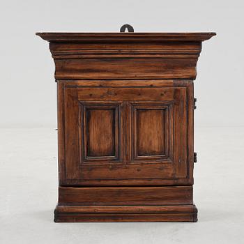 VÄGGSKÅP, Barock, 1700-tal.