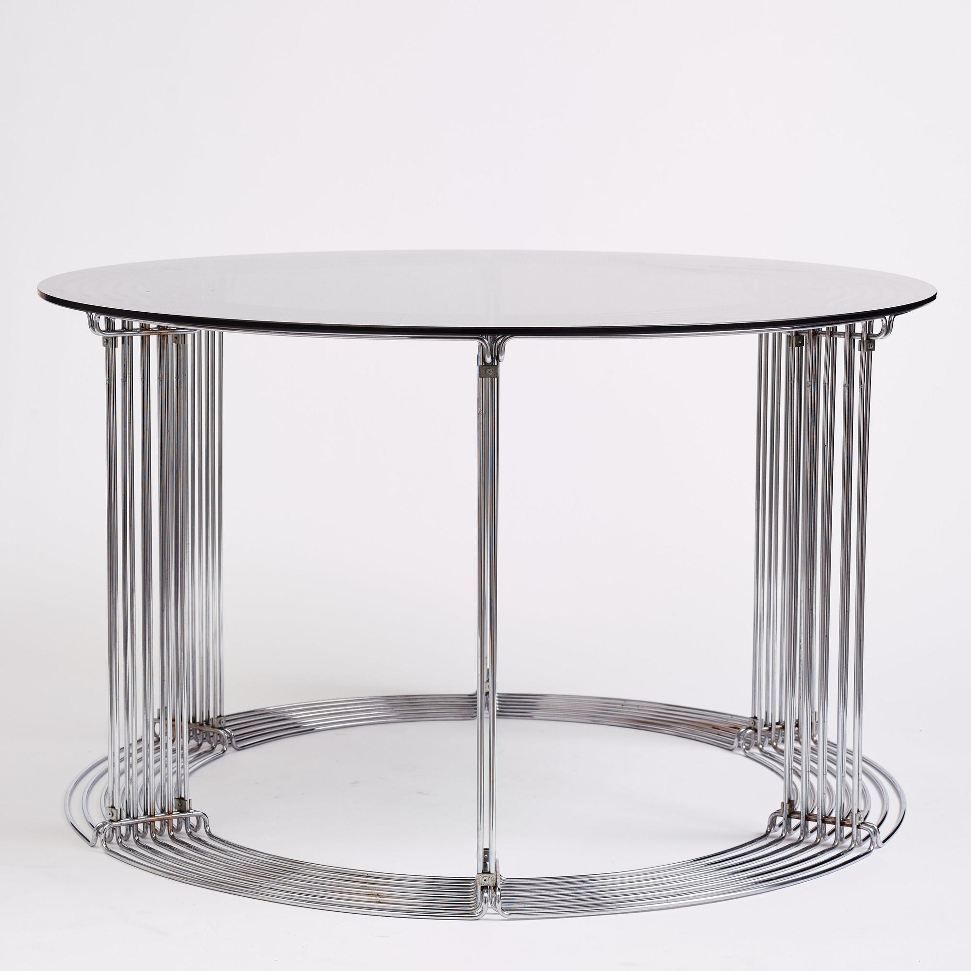 Verner Panton, a "Pantonova" dining table with 6 chairs,
Fritz Hansen, Denmark, ca 1971.