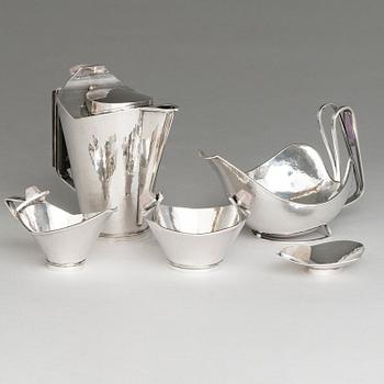 REIJO SIRKEOJA, A five-piece hammered silver tableware set, Pirkan Kulta, Tampere 1958-59.