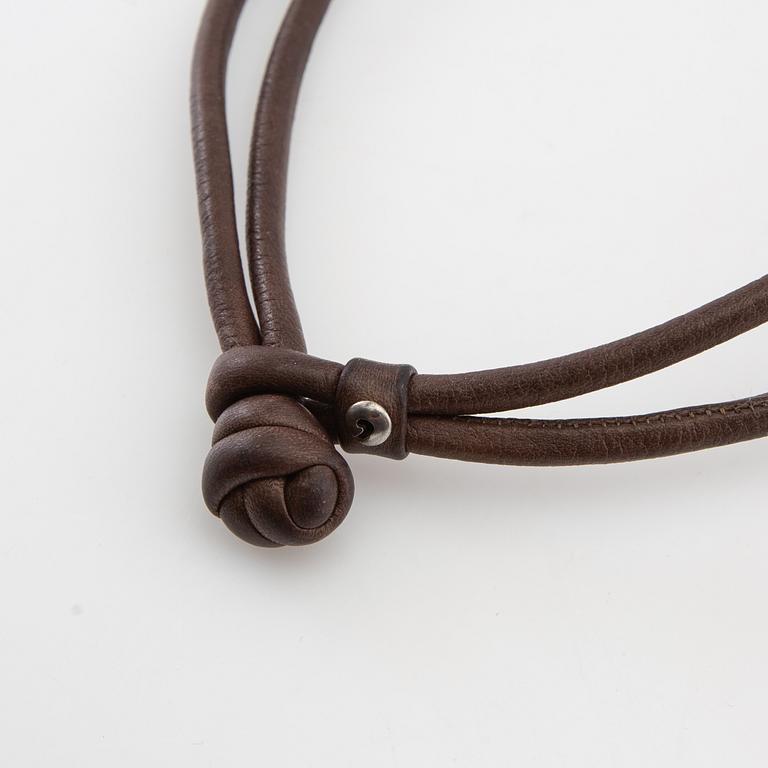 Ole Lynggaard, hänge, 18K guld med briljantslipade diamanter, "Sweet drops".