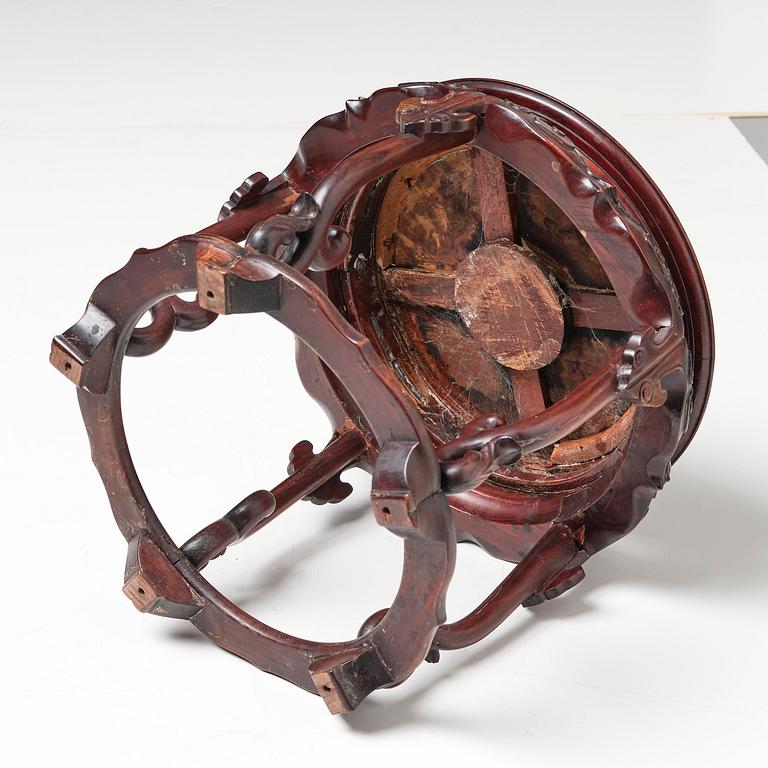 A hardwood garden seat/stand, Qing dynasty, 19th century.