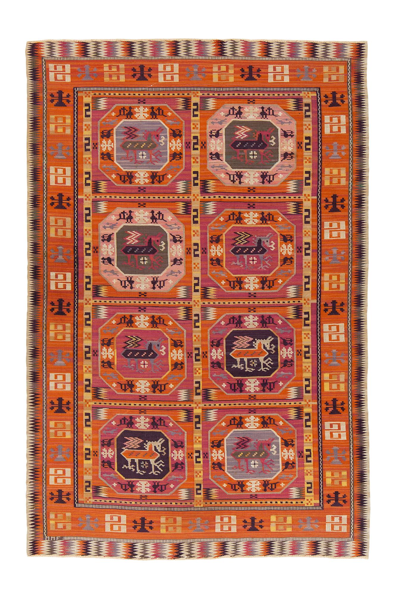 Märta Måås-Fjetterström, matto, "Bäckahästen", flat weave, ca  306,5-310 x 203-205,5 cm, signed MMF.