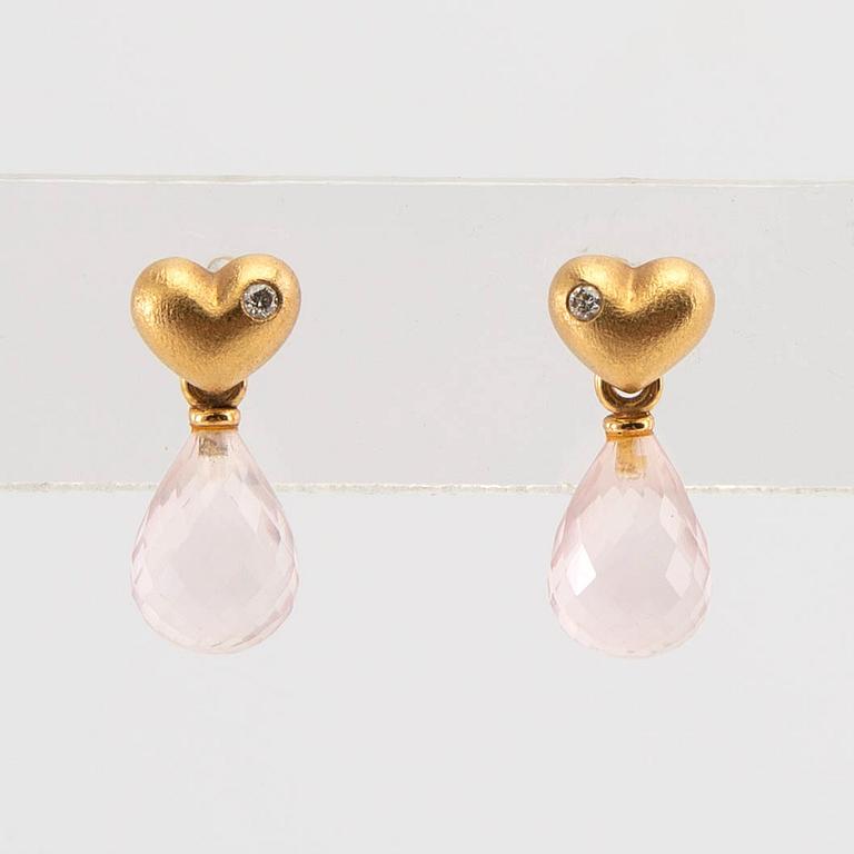 Ole Lynggaard, earrings, a pair, 18K gold with brilliant-cut diamonds and faceted rose-coloured stones.
