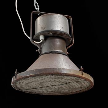 TAKLAMPA, industri, omkring 1900-talets mitt. Höjd ca 51 cm.