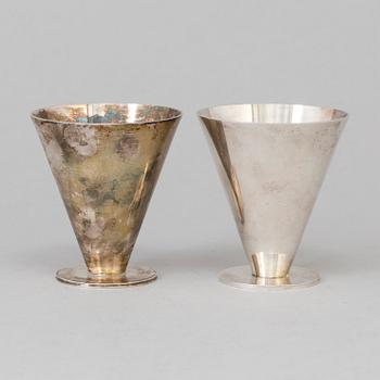 WIWEN NILSSON, a pair of sterling silver cups, Lund 1970.