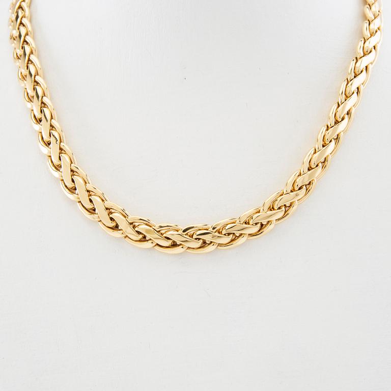 Necklace with a flattened fantasy link in 18K gold.