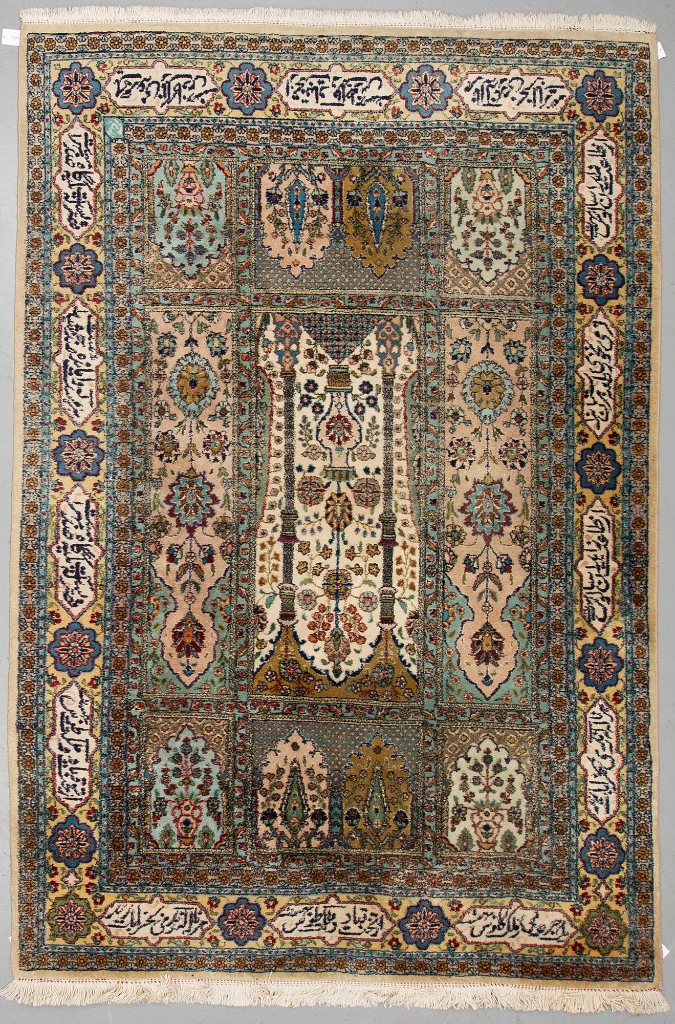 A CARPET, a Tabriz probably, ca 283-288 x 183,5-188,5 cm.