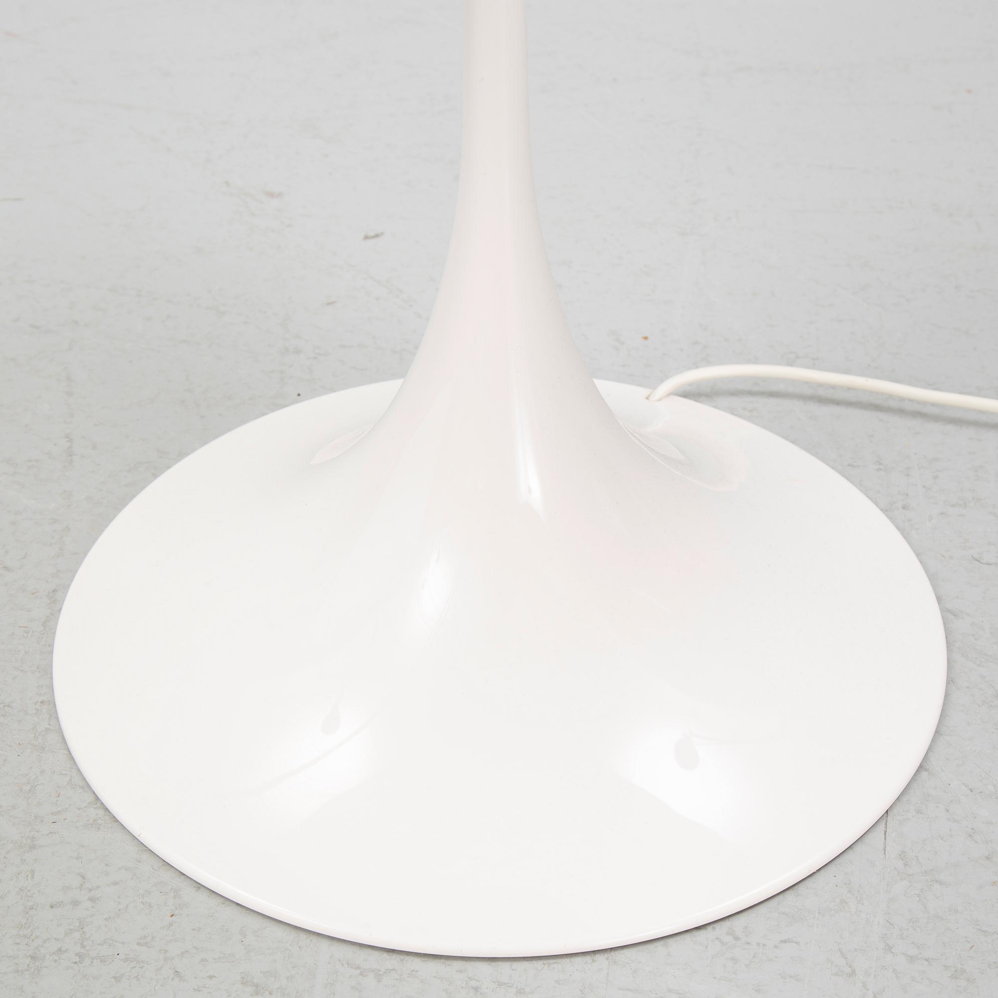 Verner Panton, bordslampa, "Panthella", Louis Poulsen.