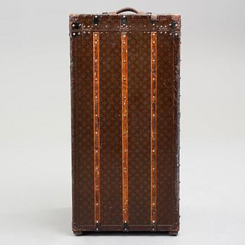 Louis Vuitton, WARDROBE TRUNK, Louis Vuitton, early 19th century.