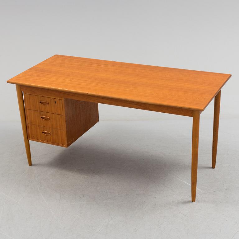SKRIVBORD, med hurts, 1960-tal.