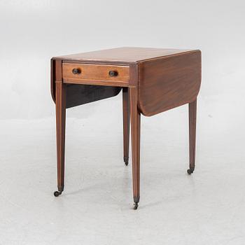Pembroke table, England, 19th century.