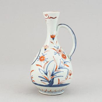 A Japanese imari condiment ewer, Edo period, 18th century.