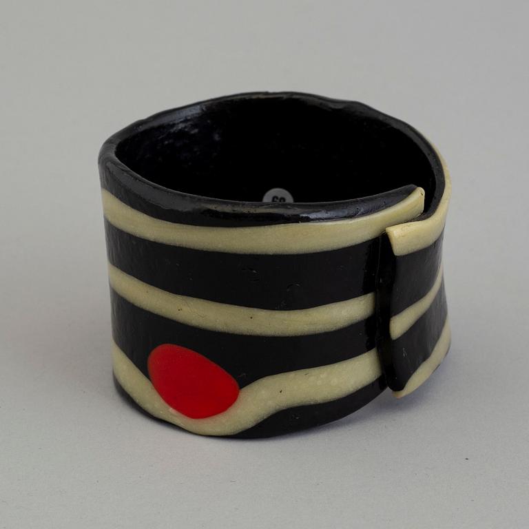 ARMBAND, 8 st, bakelit och plast, 1900-tal.