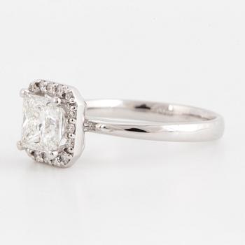 RING, med prinsesslipad diamant 1,50 ct, certifikat IGI.