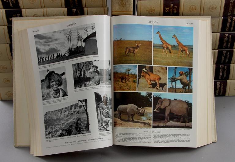 BOK, 24 vol, "Encylopaedia Britannica".