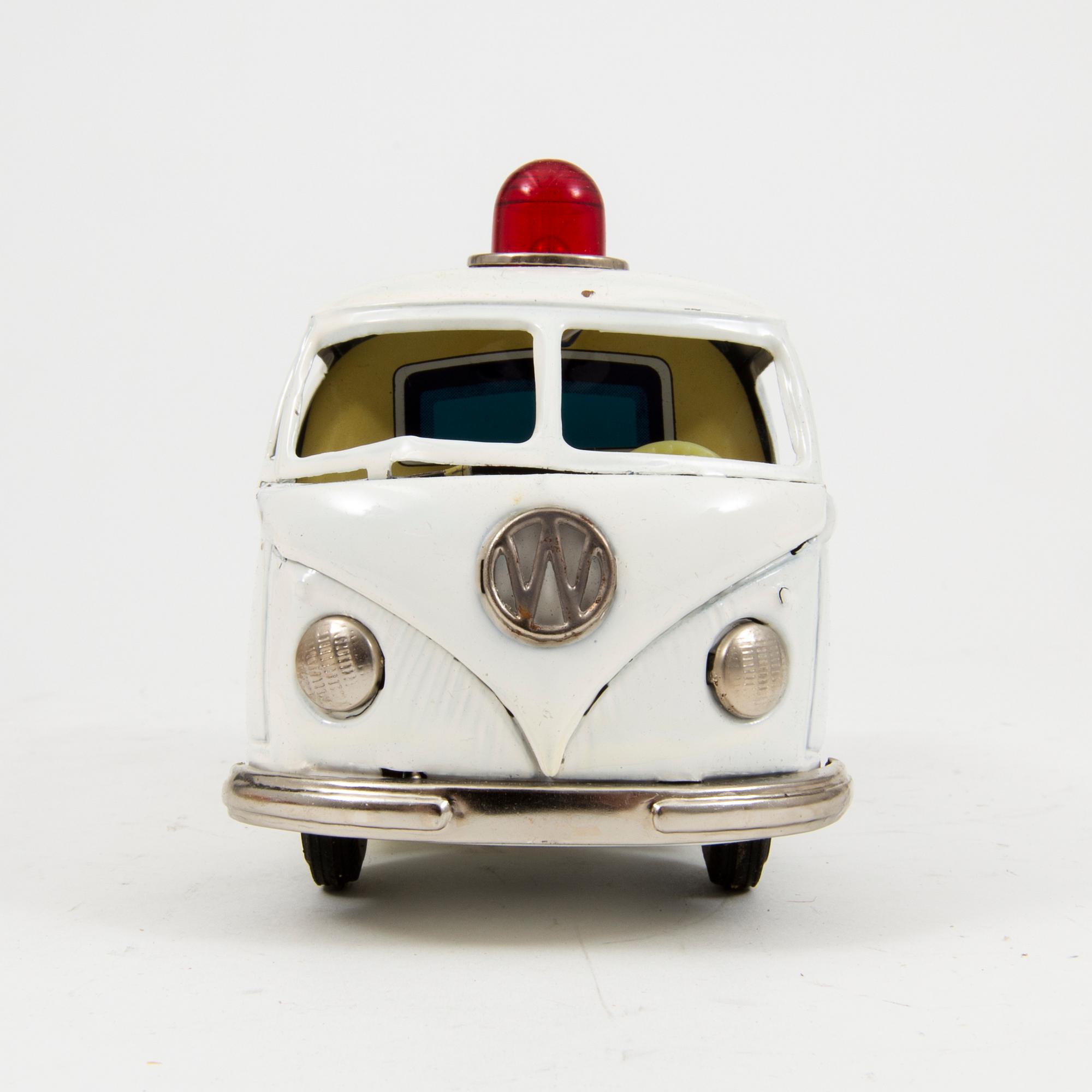 BANDAI, "Volkswagen Ambulance" samt "Volkswagen Pickup", Japan, 1960-tal.