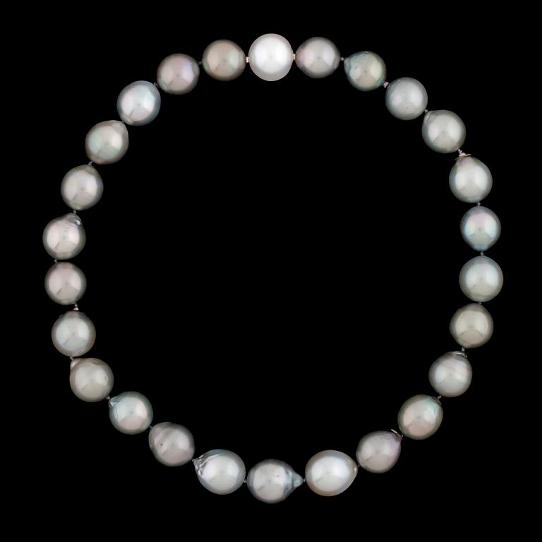 A cultured baroque Tahiti pearl necklace, 16-15,5 mm.