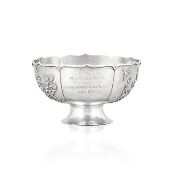 940. A Chinese silver bowl, early 20th Century.