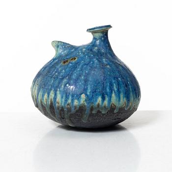 Francesca Mascitti-Lindh, a chamotte stoneware vase, Arabia, Finland.