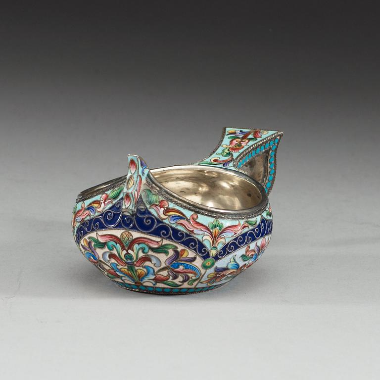A Russian early 20th century silver and enamel kovsh, unidentified makersmark, Moscow 1899-1908.
