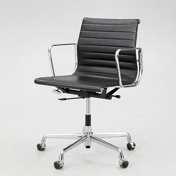 Charles & Ray Eames, an office swivel chair, "EA117", Vitra.