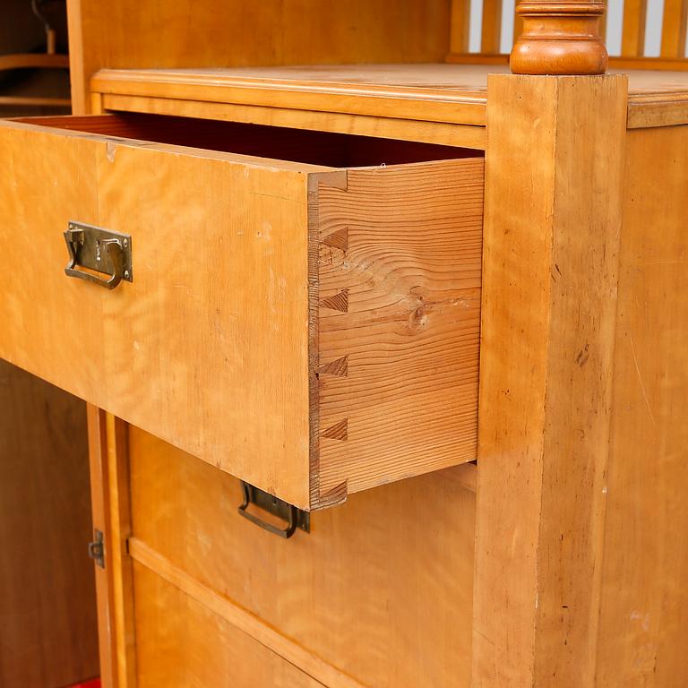 KLÄDSKÅP, Karl Johan-stil, 1900-talets första hälft.