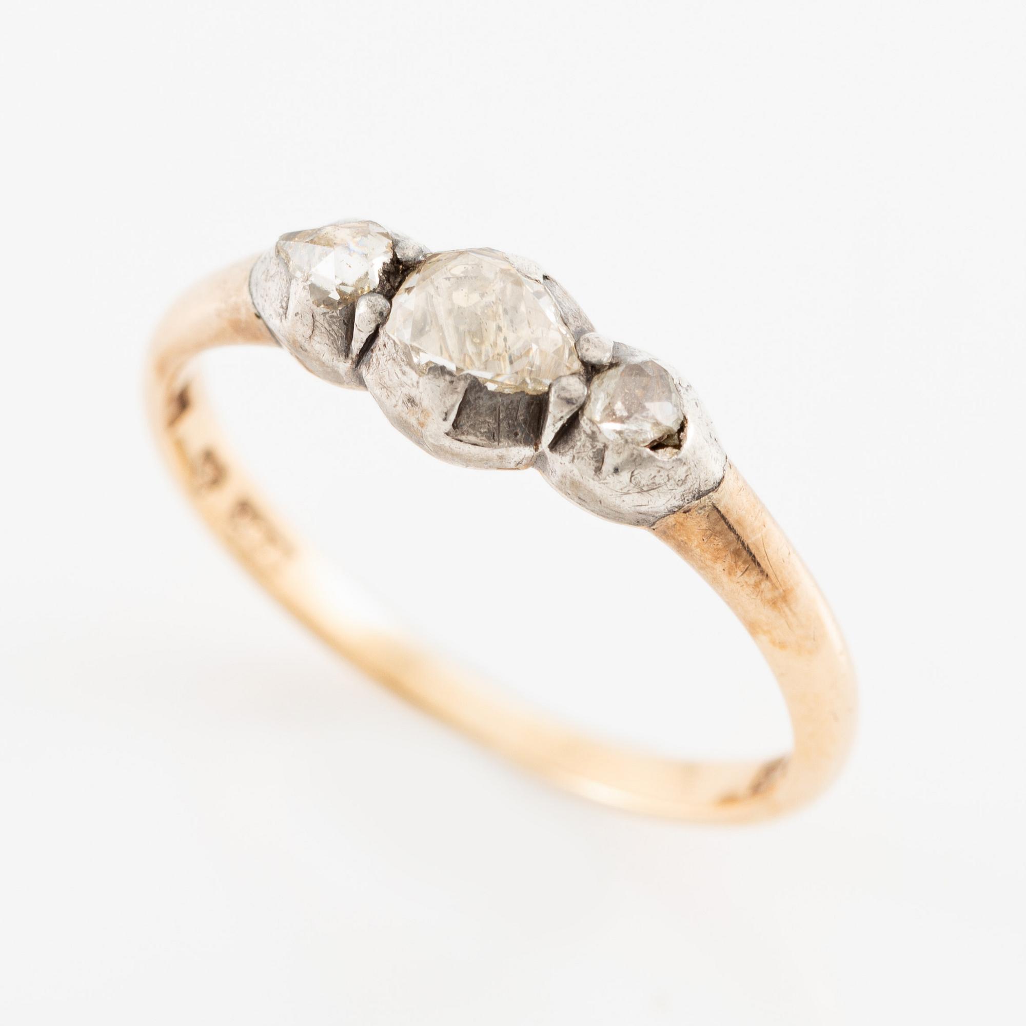 Ring 18K guld och silver med rosenslipade diamanter.