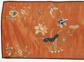 PARTI TEXTILIER, broderat siden. Qing dynastin.
