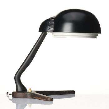 Alvar Aalto, bordslampa, modell "A704", Valaistustyö, Finland.