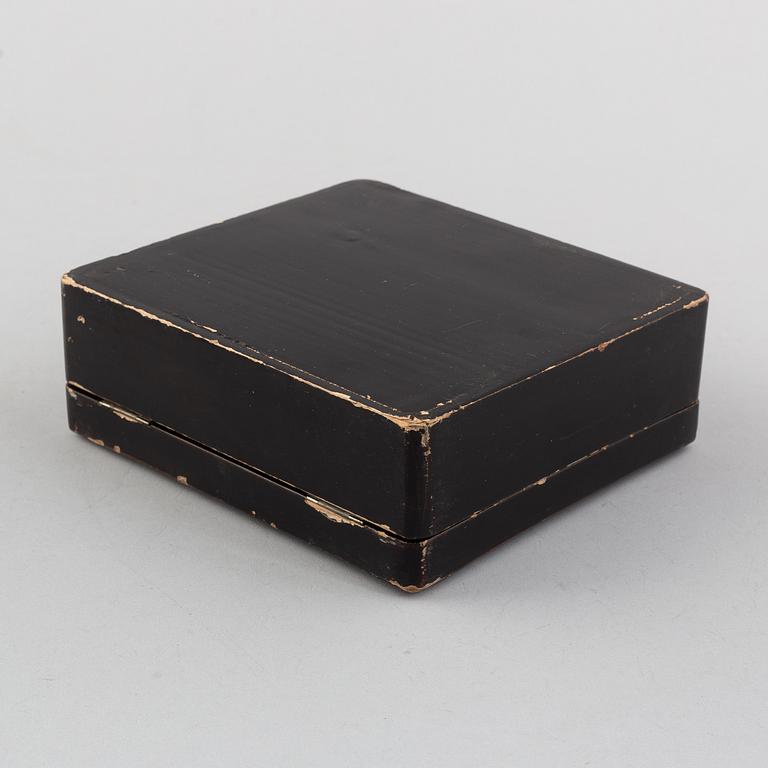 Two Japenese lacquer boxes, Meiji (1868-1912).
