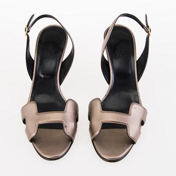 HERMÈS, "H", SANDALER, två par, i storlek 40,5-41.