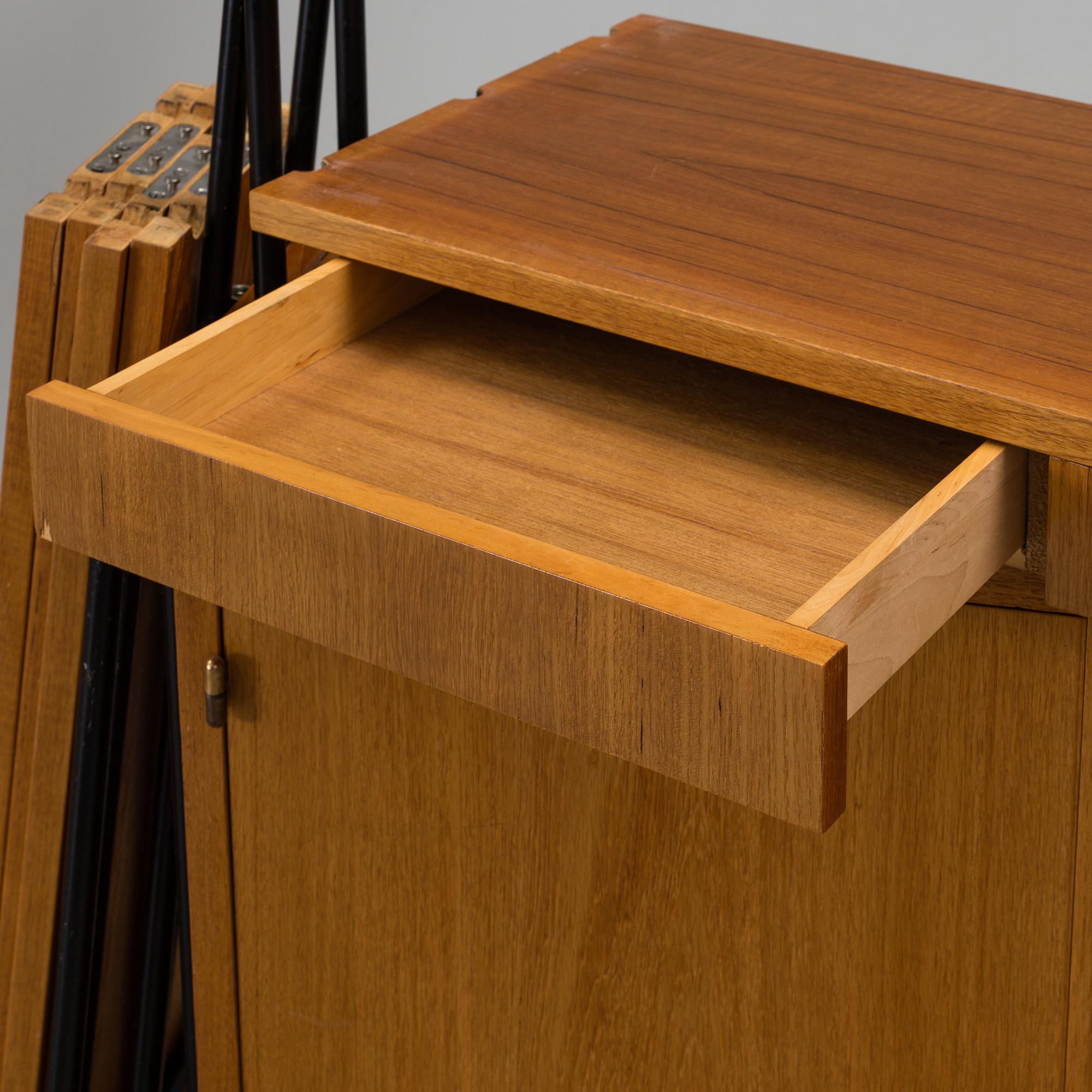 A mid 20th century "Prydno" shelving system by Bröderna Gustafsson Möbelfabrik, Virserum.