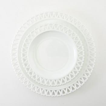 Gunnar Ander, service about 20 dlr Lindshammar glassworks opal glass mid-20th century.