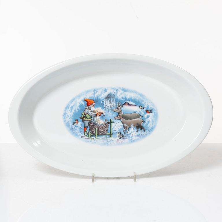 Christmas service, 77 pieces, Christineholm, second half of the 20th century.