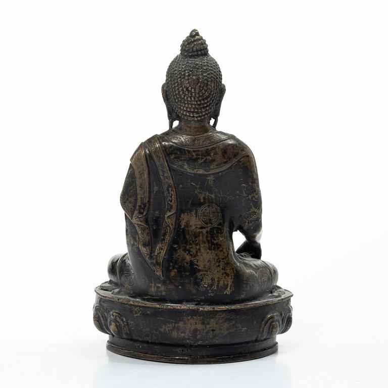 A bronze figure of Buddha, 20th century.