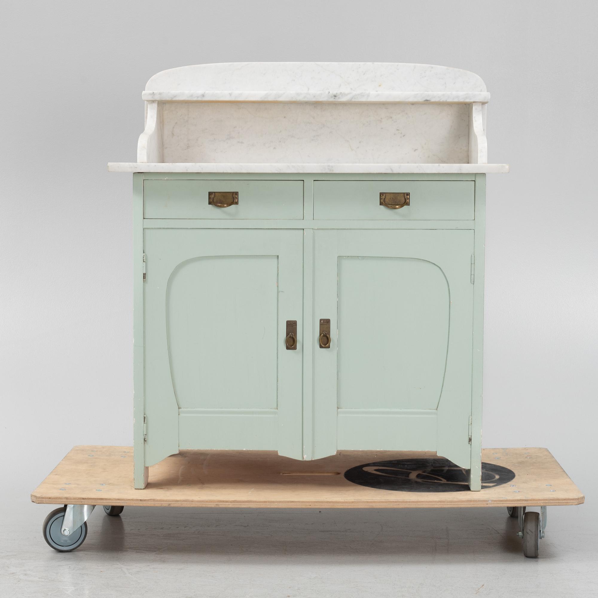 A commode, early 20th Century.