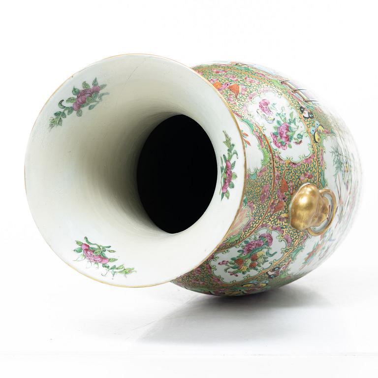 Golvvas, porslin, Kanton, Kina, 1800-tal.