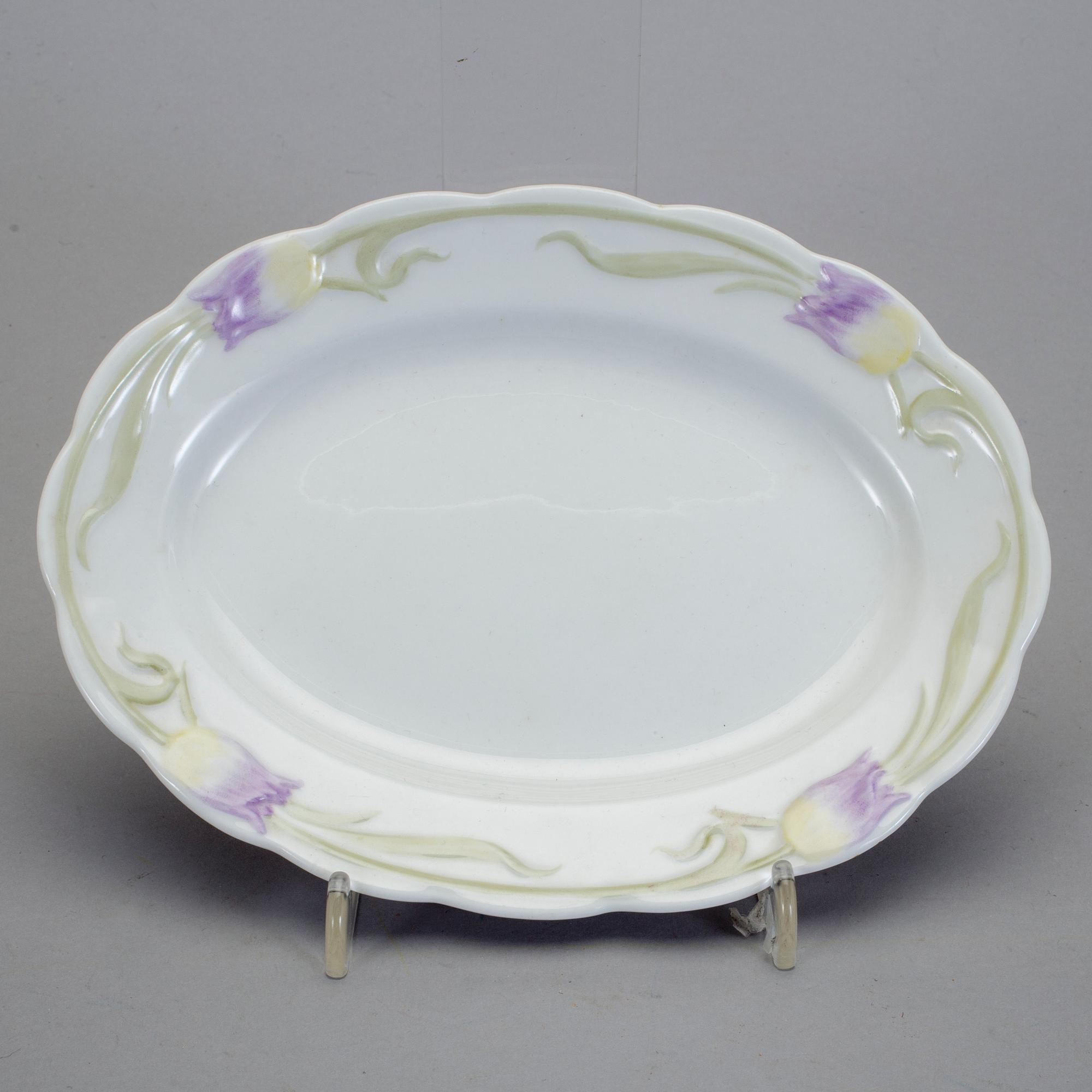 ALF WALLANDER, Rörstrand, "Tulpan", uppläggningsfat 4 st, benporslin. I produktion 1897-1902.